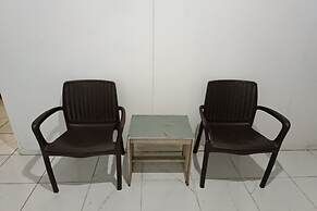 OYO 93523 Penginapan Laras PaminggirNearPesona Alam Seafood Pink Mira