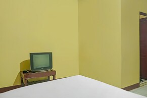 OYO 93523 Penginapan Laras PaminggirNearPesona Alam Seafood Pink Mira