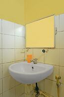 OYO 93523 Penginapan Laras PaminggirNearPesona Alam Seafood Pink Mira