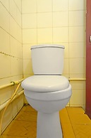 OYO 93523 Penginapan Laras PaminggirNearPesona Alam Seafood Pink Mira