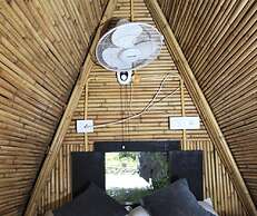 Arahnyam Pool Side Cafe & Resort