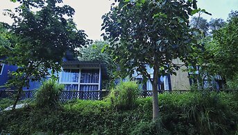 Arahnyam Pool Side Cafe & Resort