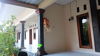 SPOT ON 93524 Bagas Homestay Near DWH (Tourism Village Green) BILEBANT