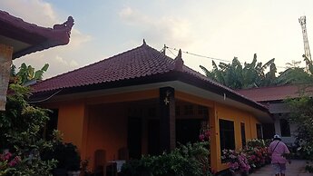 SPOT ON 93524 Bagas Homestay Near DWH (Tourism Village Green) BILEBANT