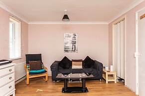 Spacious 2BD House W/private Garden - Kennington!