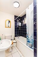 Spacious 2BD House W/private Garden - Kennington!