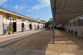 OYO Life 93525 Griya Wafira Trenggalek Syariah