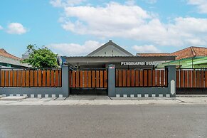 OYO 93526 Homely Syariah