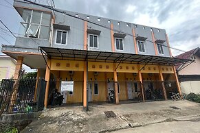 OYO 93528 Guest House Zidan 21