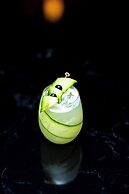 Q's Evander Hotel and Apartment