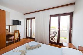 Apartment Ljubica With Nice Garden 1