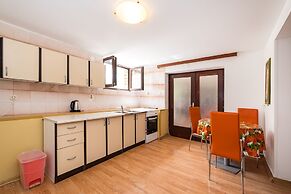 Apartment Ljubica With Nice Garden 2