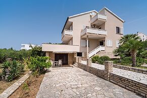 Apartment Ljubica With Nice Garden 2