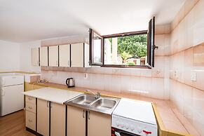 Apartment Ljubica With Nice Garden 2