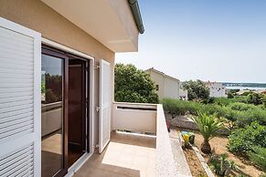 Apartment Ljubica With Nice Garden 3