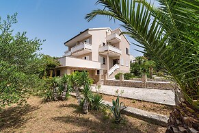 Apartment Ljubica With Nice Garden 3