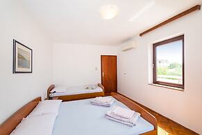 Apartment Ljubica With Nice Garden 3