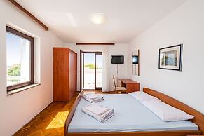 Apartment Ljubica With Nice Garden 3