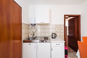 Apartment Ljubica With Nice Garden 3