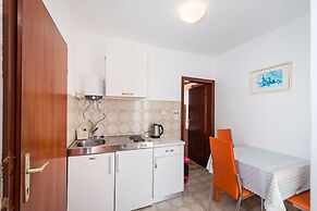 Apartment Ljubica With Nice Garden 3