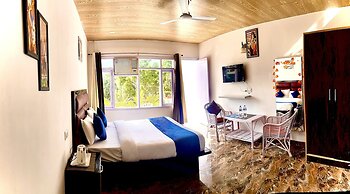 Hotel Shiva Lake Mussorrie