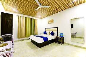 Hotel Shiva Lake Mussorrie