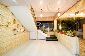 Hotel Shiva Lake Mussorrie