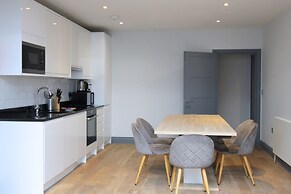 Ealing Broadway by Viridian Apartments