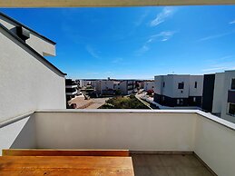 Close to Center Apartment Poly 1 G