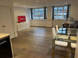 Luxury 2 Bed 2 Bath Apartment Central Location