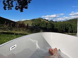 Remarkable 2-bed Safari Lodge in Llanidloes