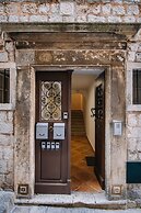 Art Deco Dubrovnik Apartments by DuHomes