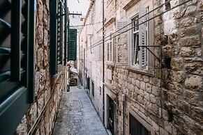 Art Deco Dubrovnik Apartments by DuHomes