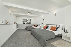 Apartament Przyszłości Kraków by Renters