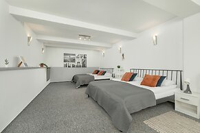 Apartament Przyszłości Kraków by Renters