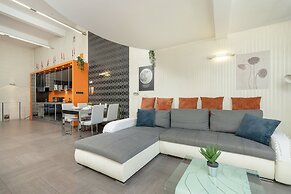 Apartament Przyszłości Kraków by Renters