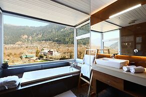 The Voyage by Kaizen, Manali