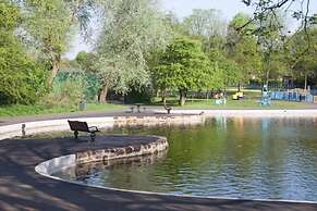 Runcorn - House - Sleeps 6 - Parking - Garden