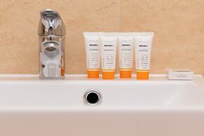 Apartment With Bathub by Renters