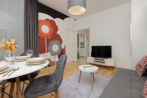Apartment With Bathub by Renters