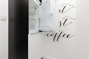 Apartment With Bathub by Renters