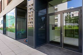 Apartment With Bathub by Renters