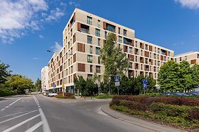 Apartment With Bathub by Renters