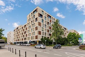 Apartment With Bathub by Renters