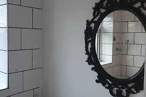 Lovely Contractor/family House London