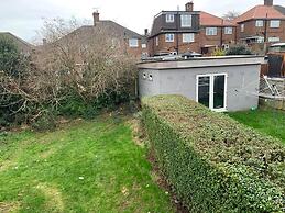 Lovely Contractor/family House London