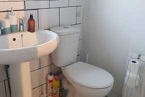 Lovely Contractor/family House London