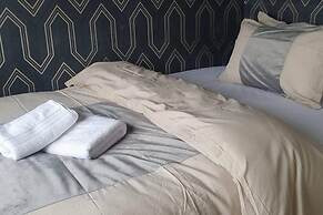 Lovely Contractor/family House London