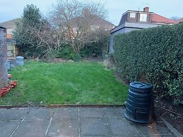 Lovely Contractor/family House London