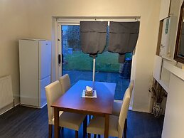 Lovely Contractor/family House London